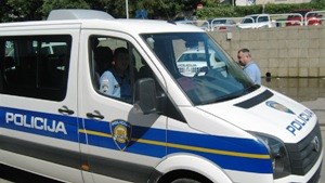 Slika PU_I/vijesti/2017/policijski auto kombi.jpg